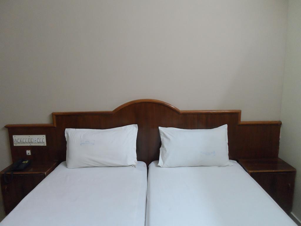 Hotel Sunilkrishna Tirupati Zimmer foto